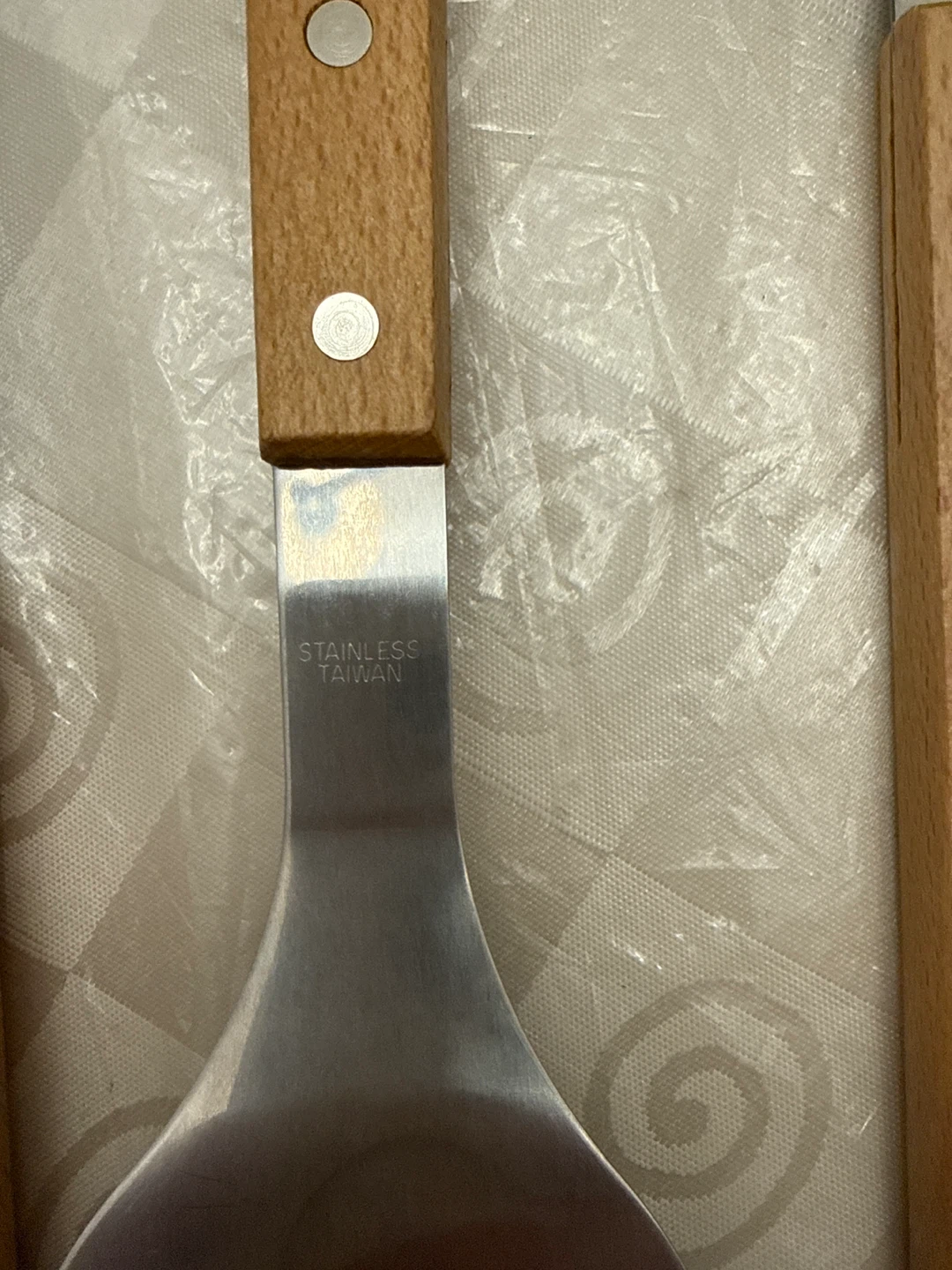3-Piece BBQ Utensil set with Tongs,Spatula,Fork(great condition) - photo 3