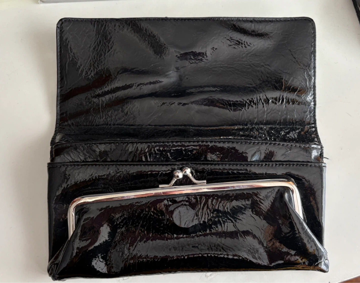 Kenneth Cole Reaction Black Patent Clutch Wallet - photo 3