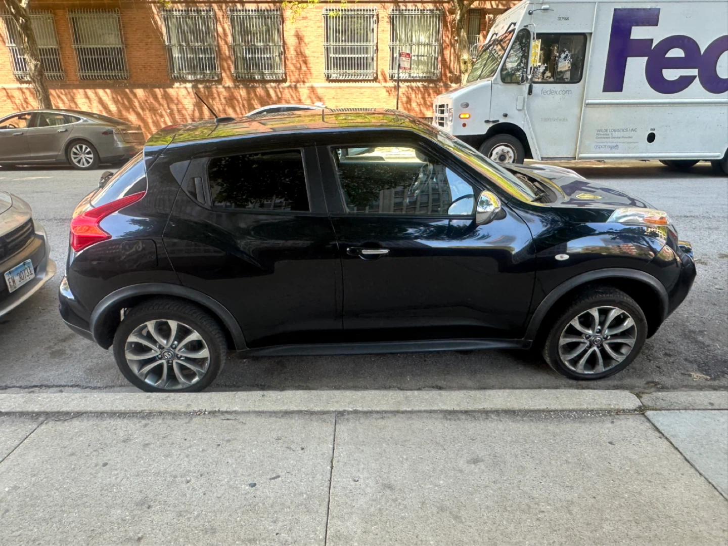 Black Nissan Juke SV 2013 98k miles