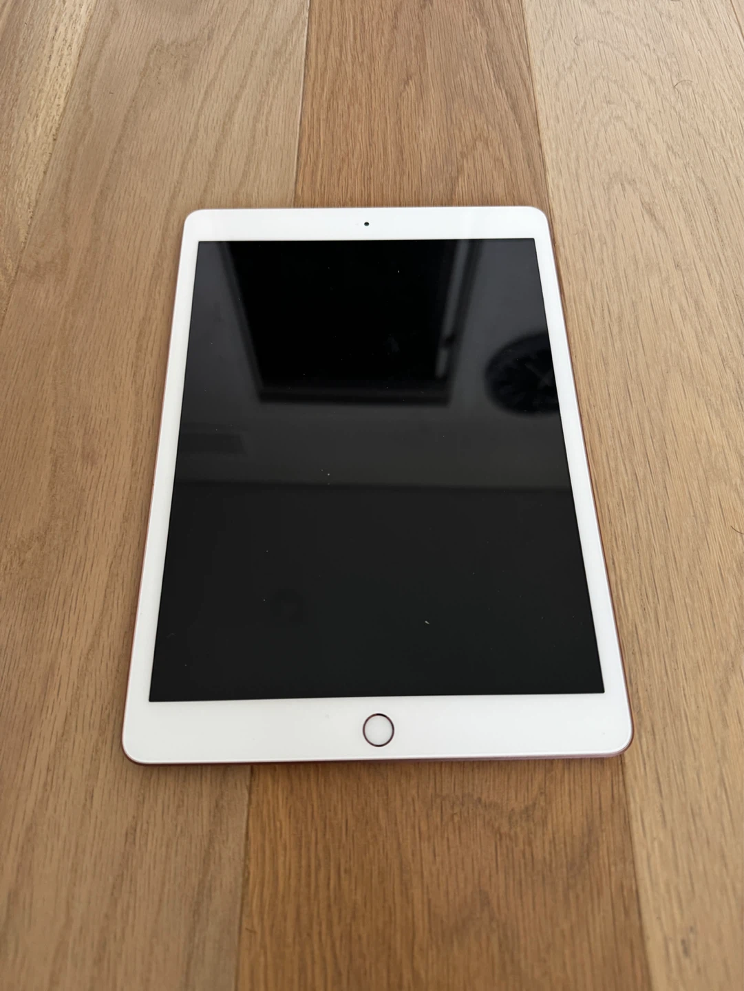 Apple iPad - photo 2