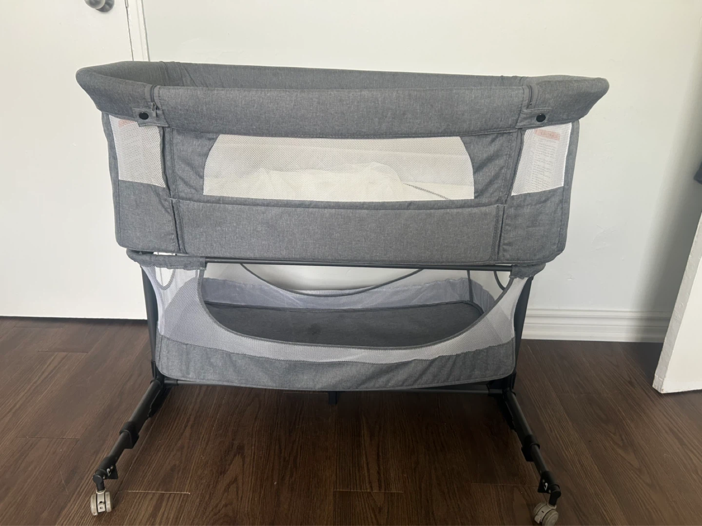 Grey Bassinet Bedside Sleeper - photo 3