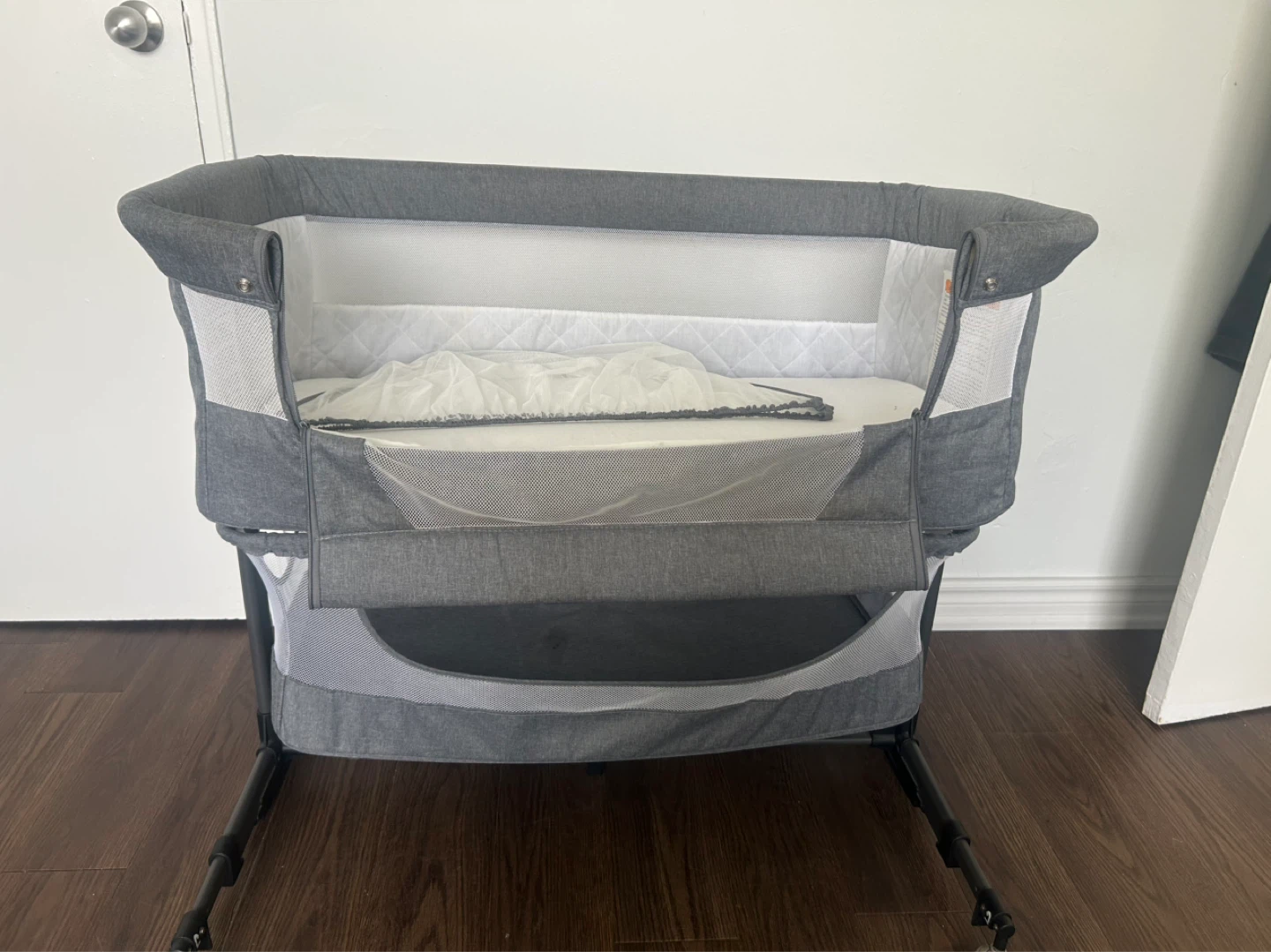 Grey Bassinet Bedside Sleeper - photo 4
