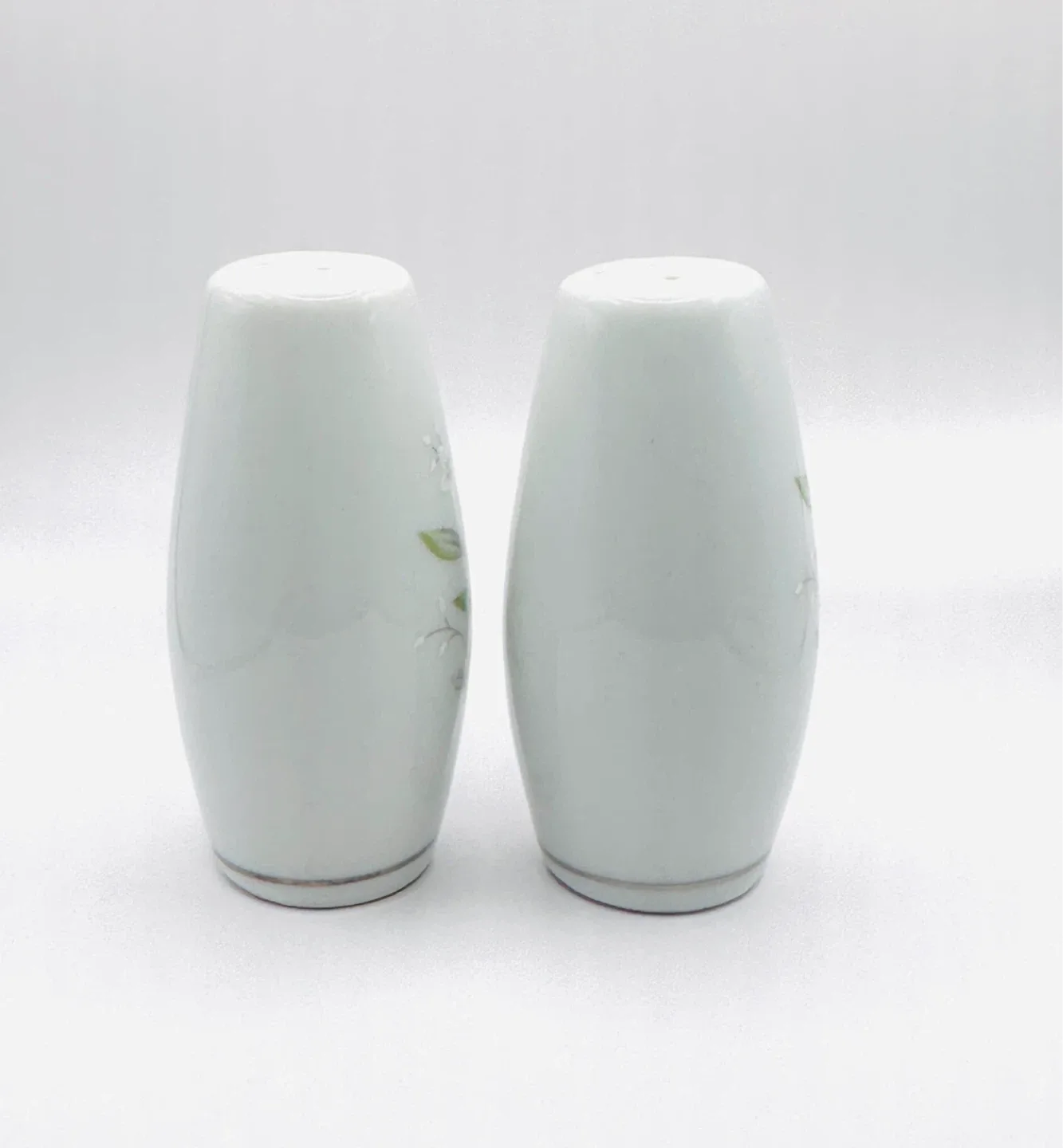 Beautiful Vintage St. Regis Fine China Salt And Pepper Shakers - photo 2