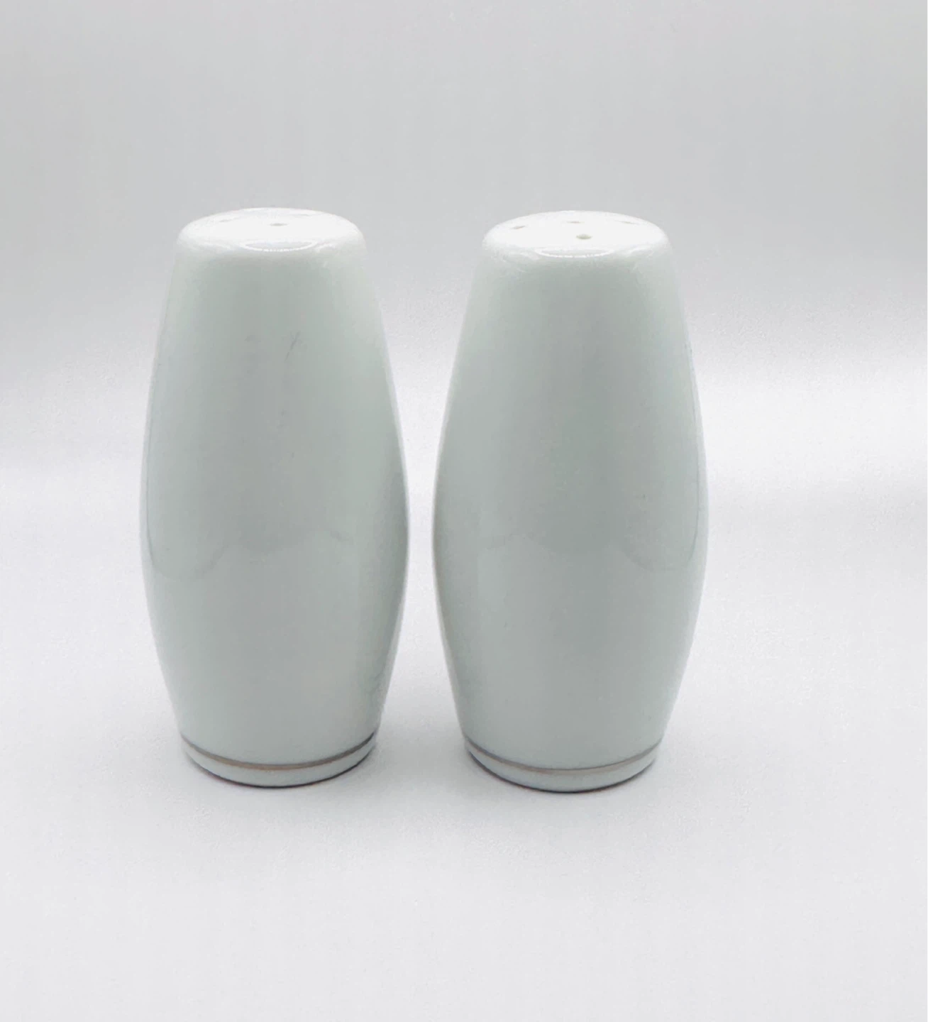 Beautiful Vintage St. Regis Fine China Salt And Pepper Shakers - photo 3