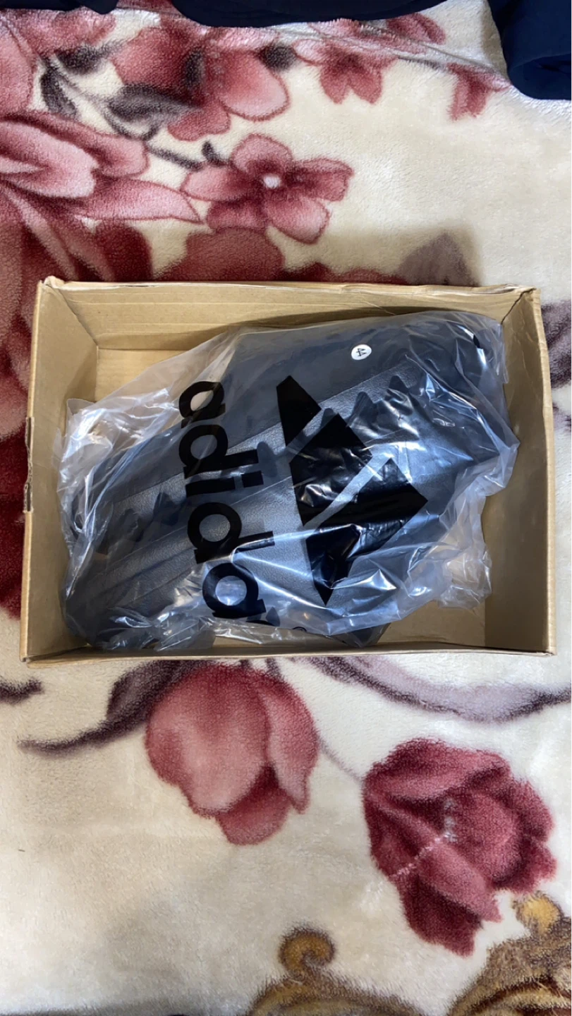 Perfect Yeezy Slides Black - Size 11 & 12 - photo 5