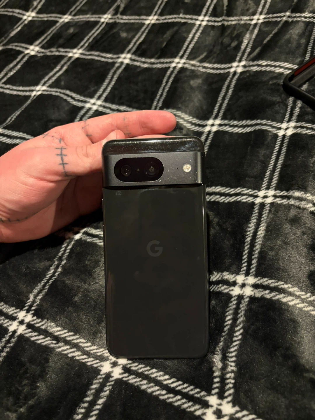 Google Pixel 8 (Used) Case Included - photo 3