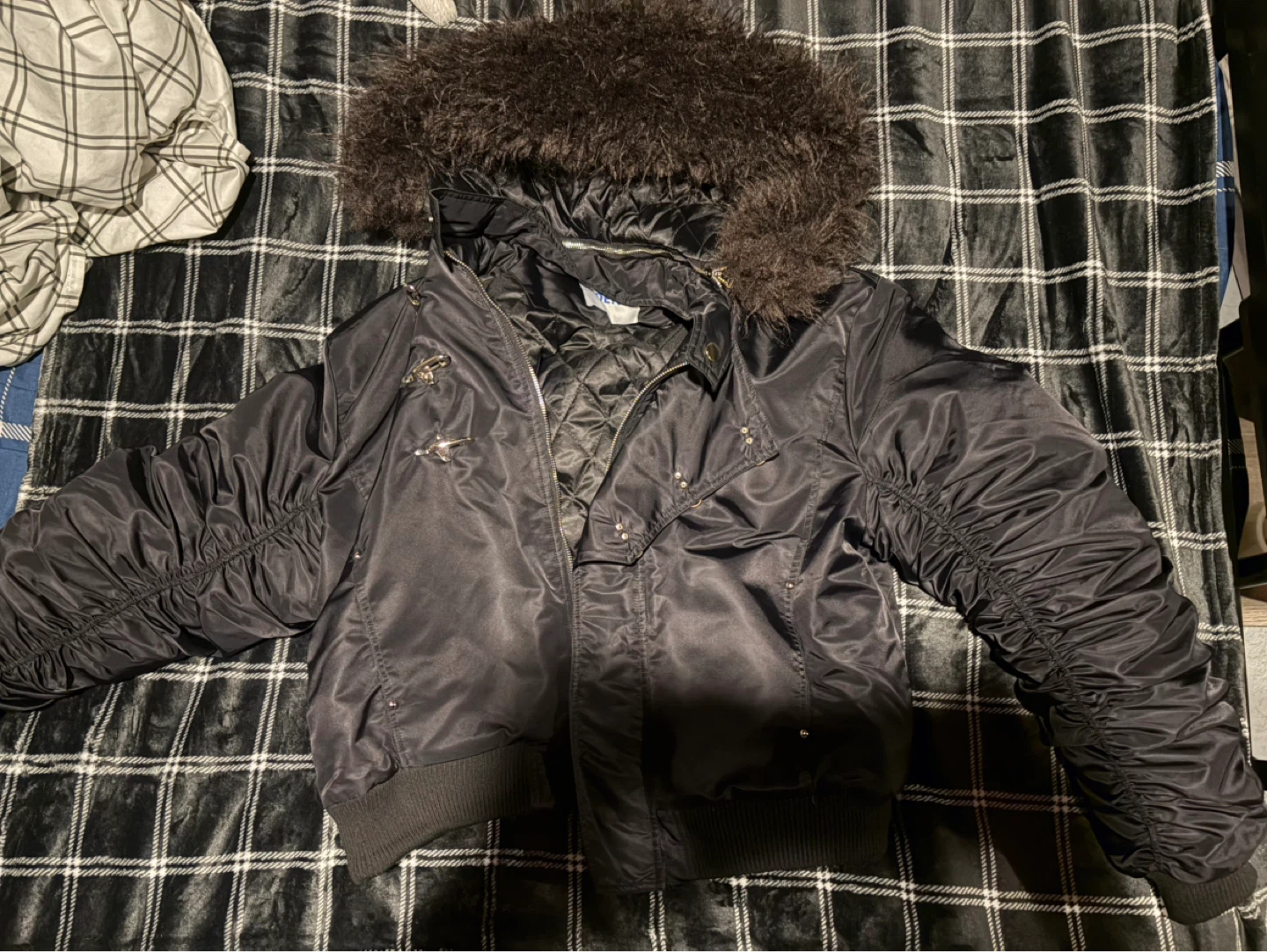 Men’s Black Faux Fur Lining Coat (Cropped Fit) - photo 2