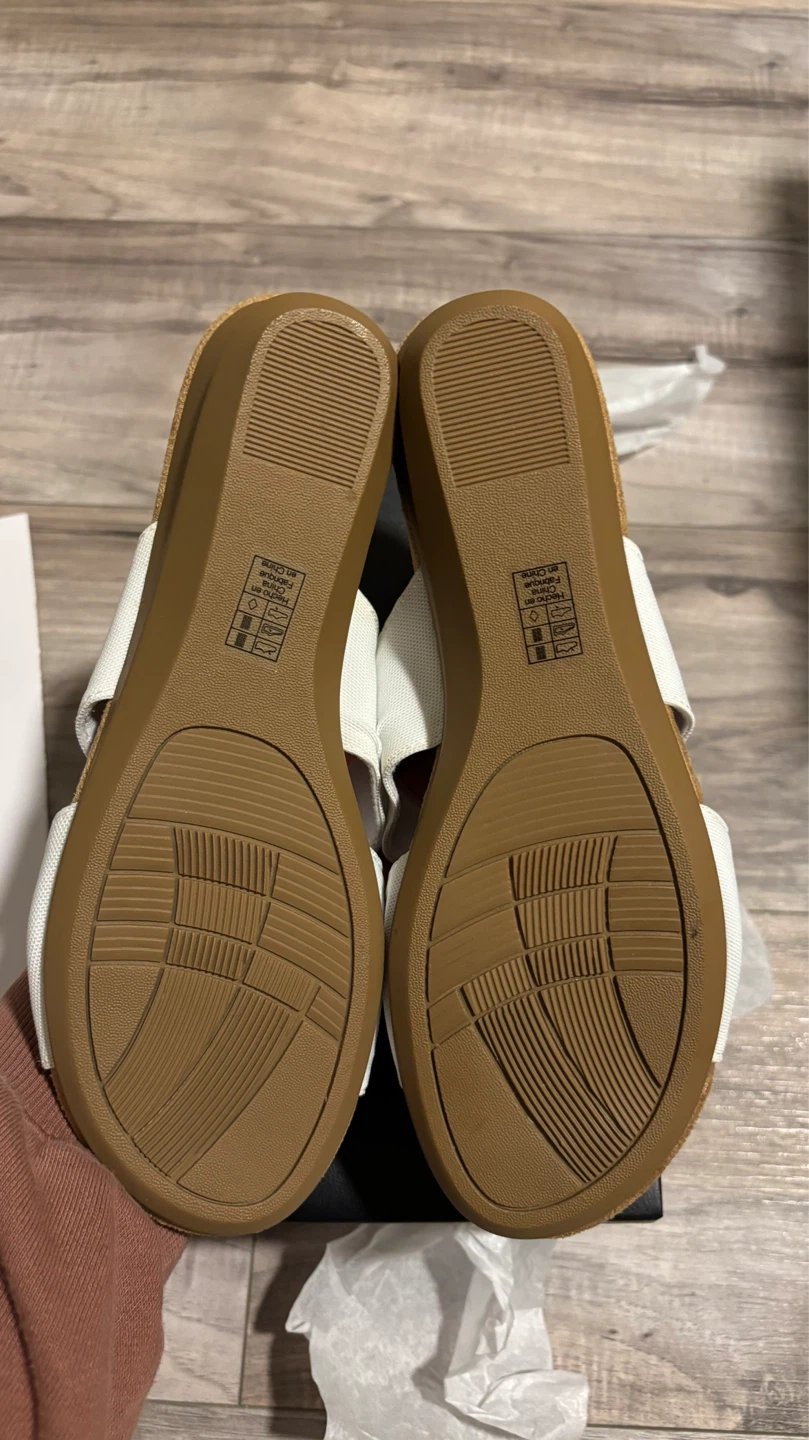 Brand New Naturalizer White Sandals - Size 8M - photo 3