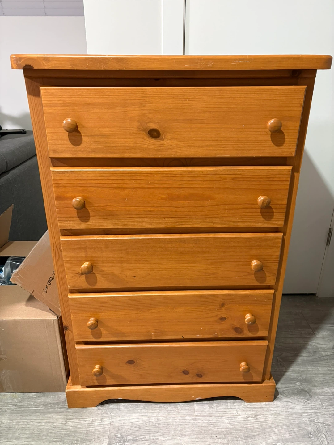 Wooden Dresser with 5 Drawers