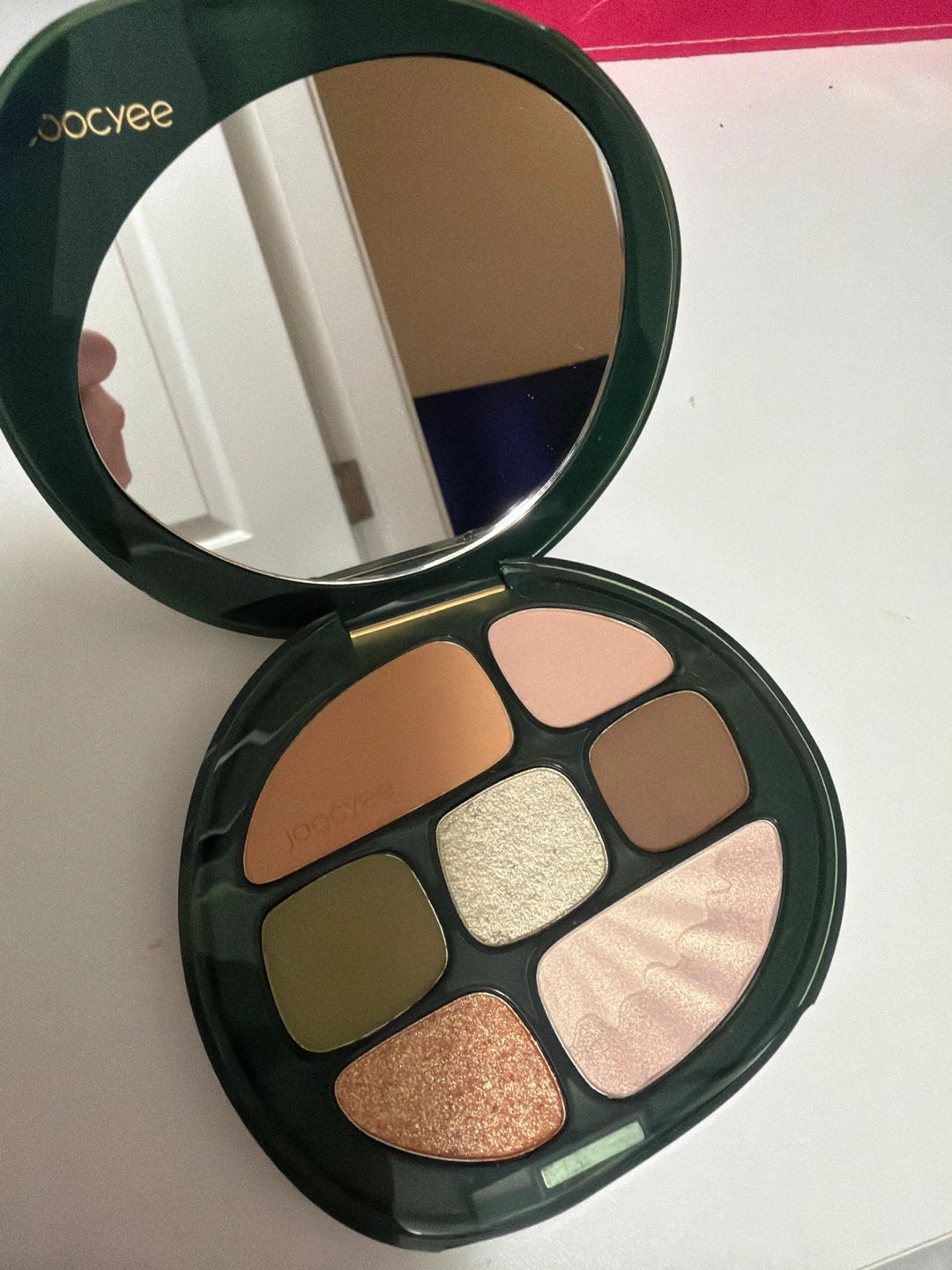 JOOCYEE Silky Silk Multi-Color Eyeshadow Palette