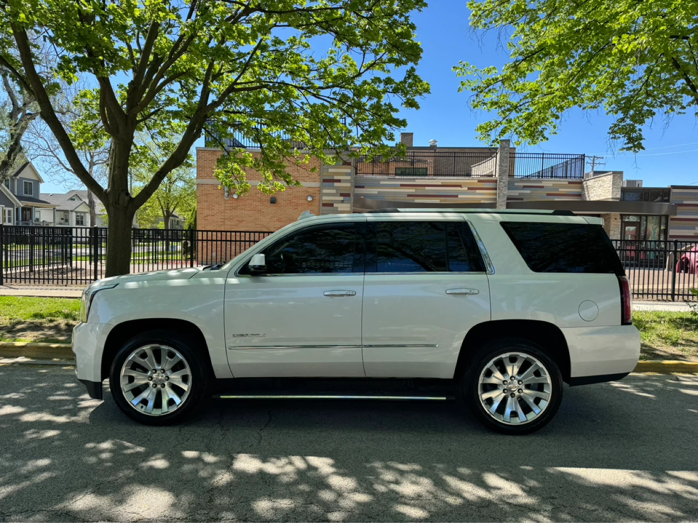 2015 GMC Yukon Denali · Sport Utility 4D - photo 4