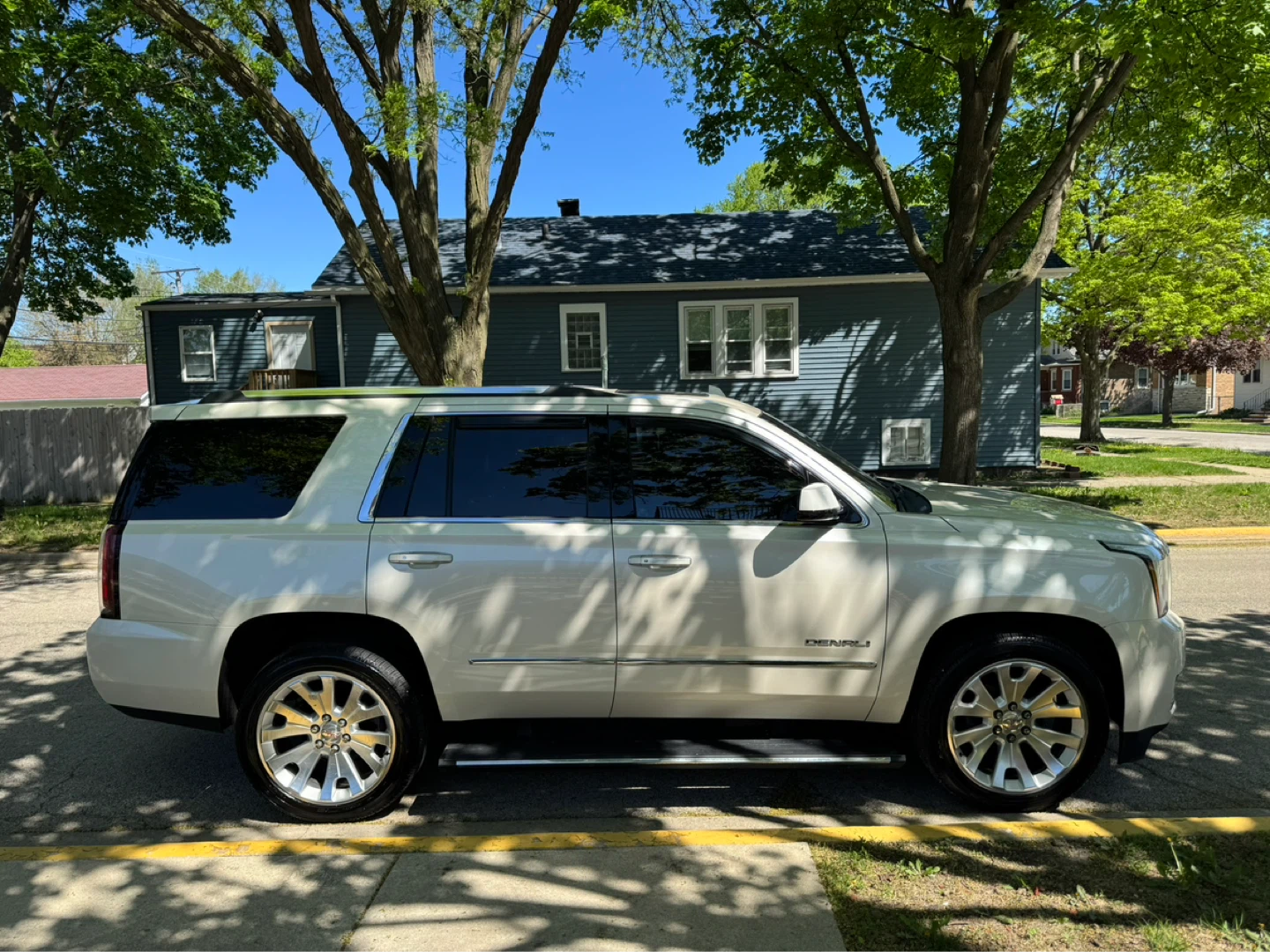 2015 GMC Yukon Denali · Sport Utility 4D - photo 2
