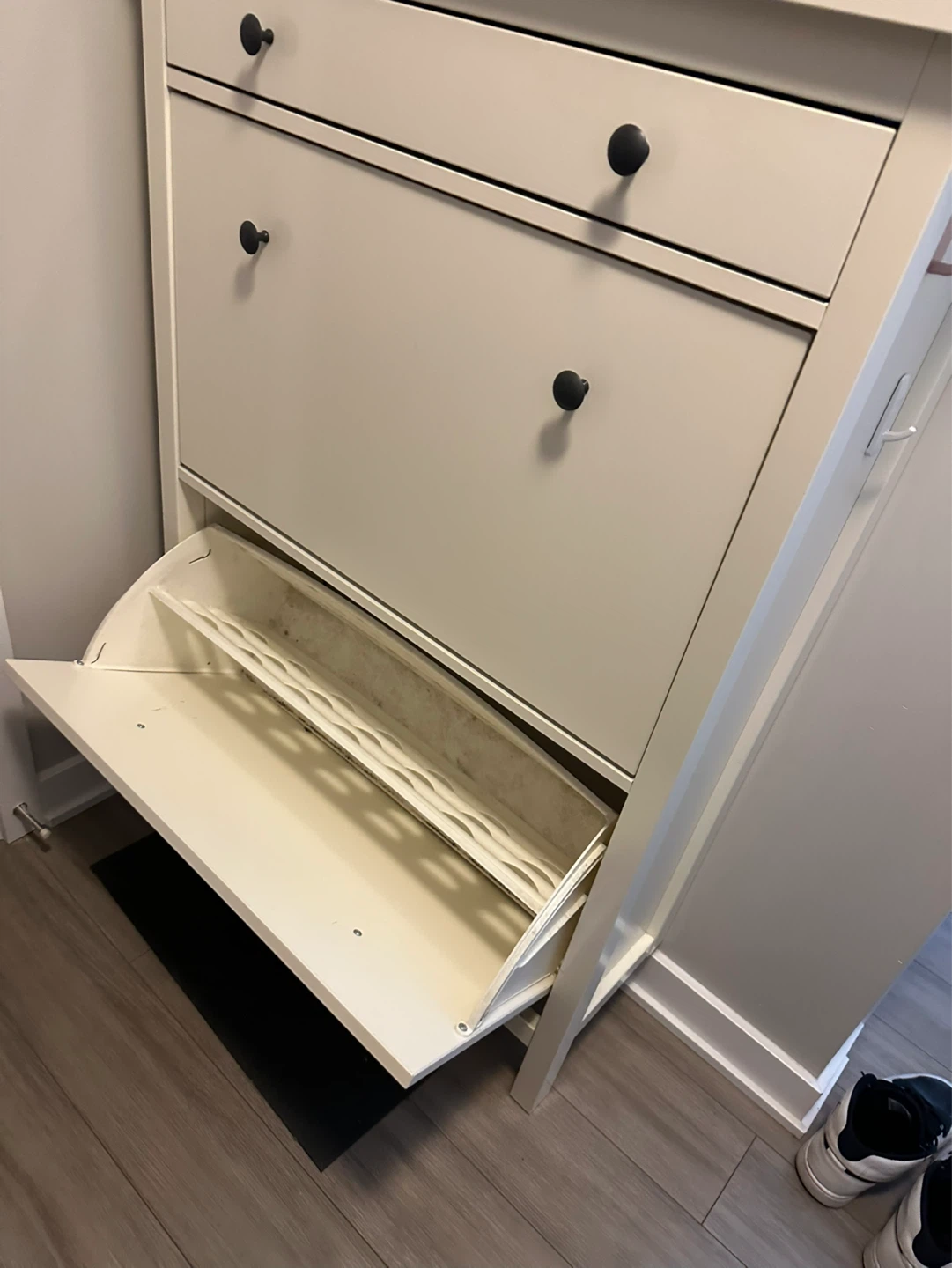 Like new Ikea Hemnes Shoes cabinet - photo 5