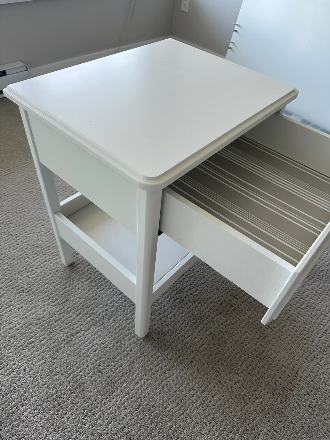 Ikea Tyssedal nıghtstand *Like new - photo 3