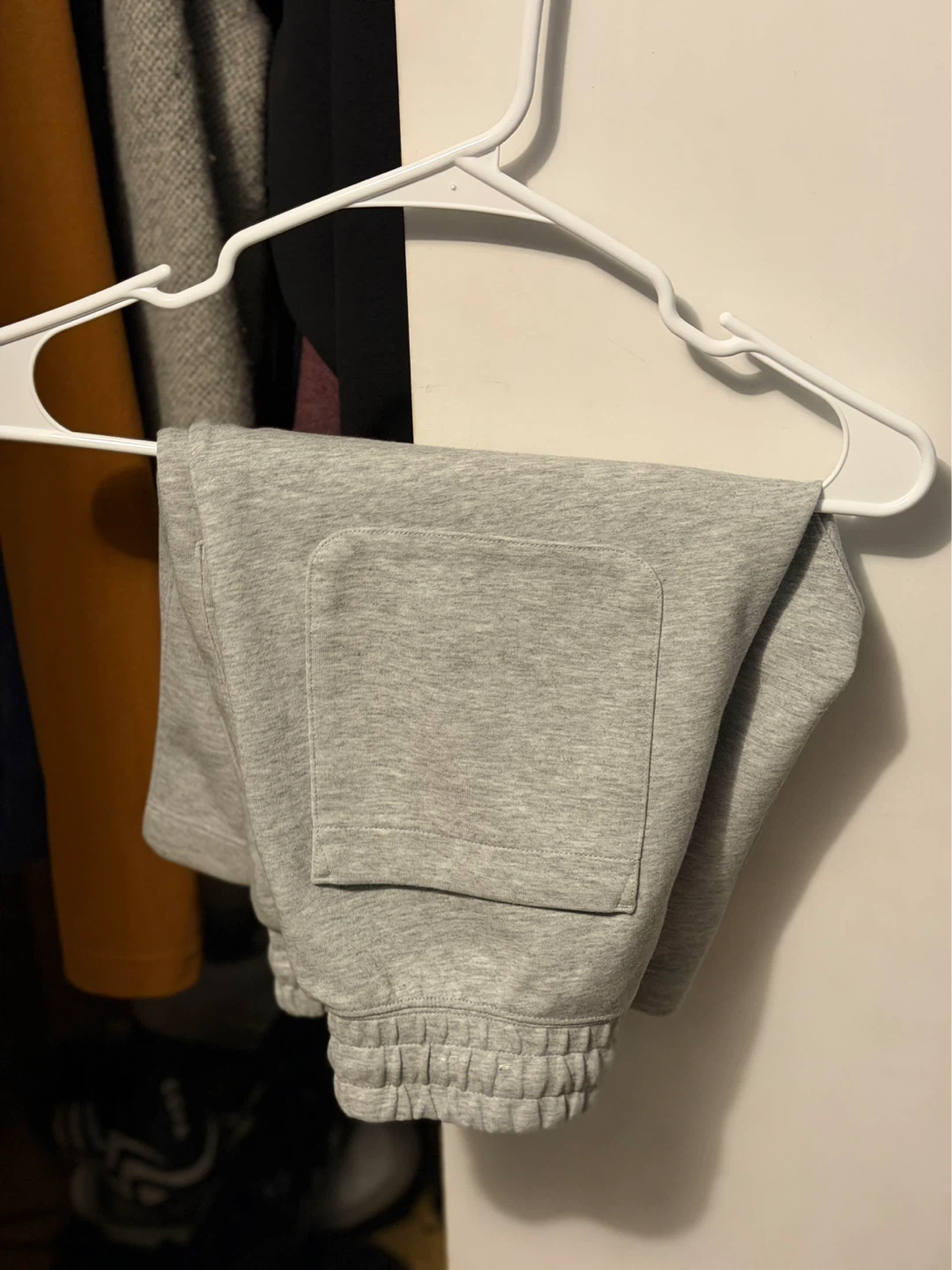 Uniqlo Grey Sweat Shorts - photo 4