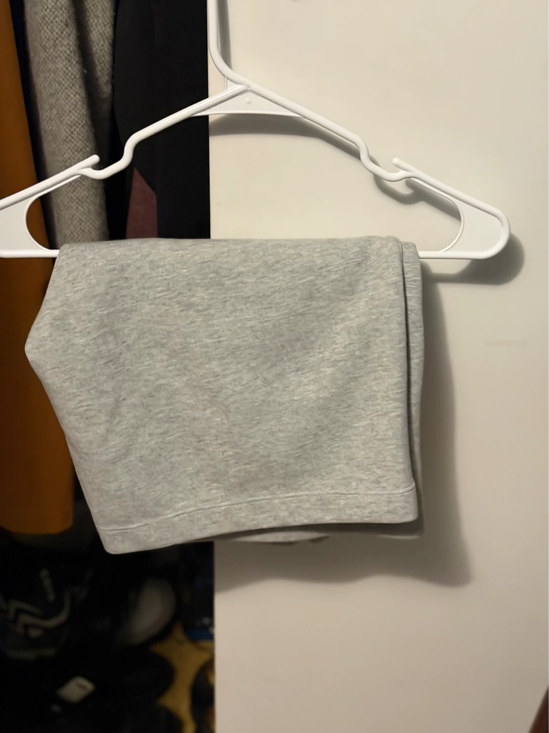 Uniqlo Grey Sweat Shorts - photo 3