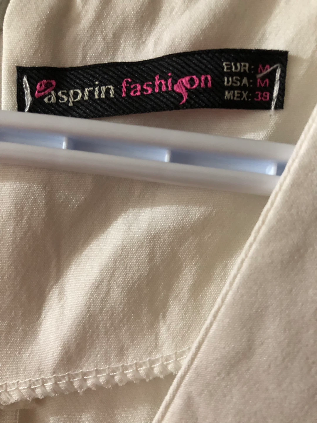 Aspriin Fashion Women's Cream V-Neck Midi Dress Size M - photo 2