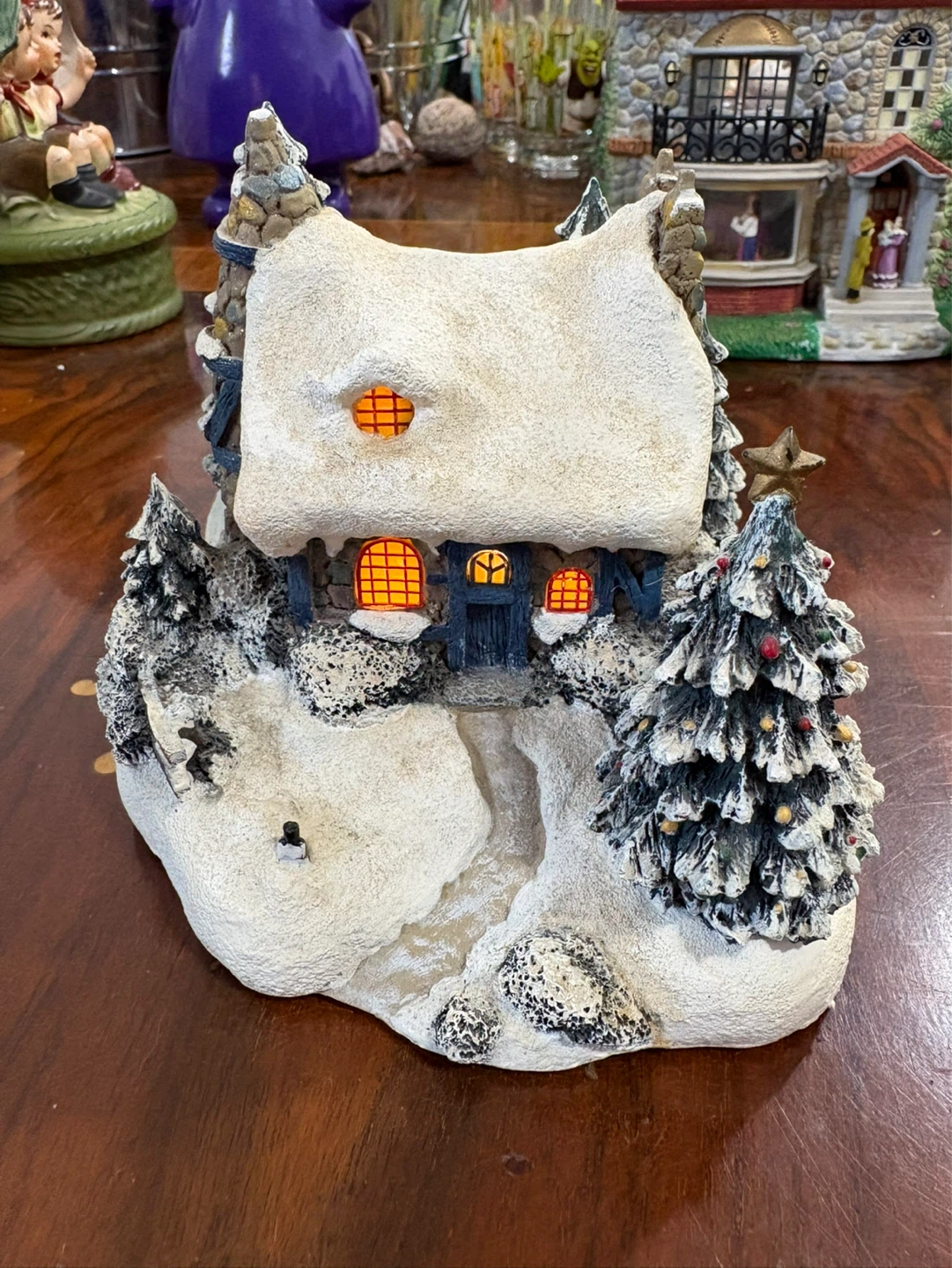 Thomas Kinkade Lightup Cottage figurine with tree