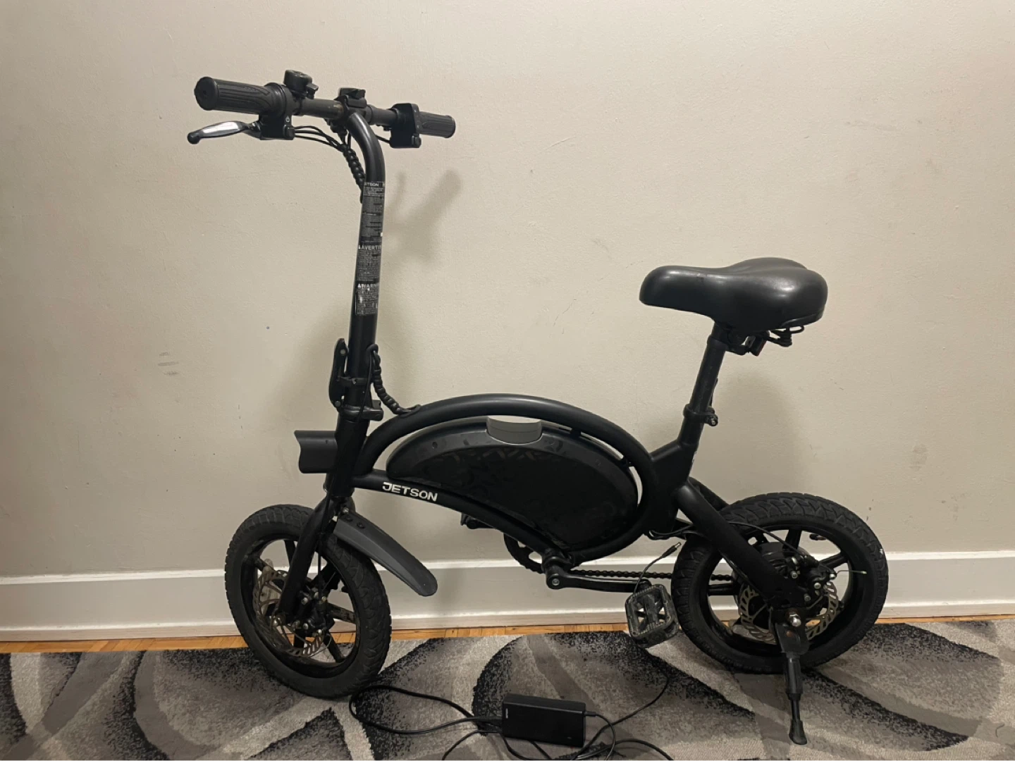 ⚡ Jetson Bolt E-Bike - Powerful Motor & Foldable Design 🚲 - photo 3