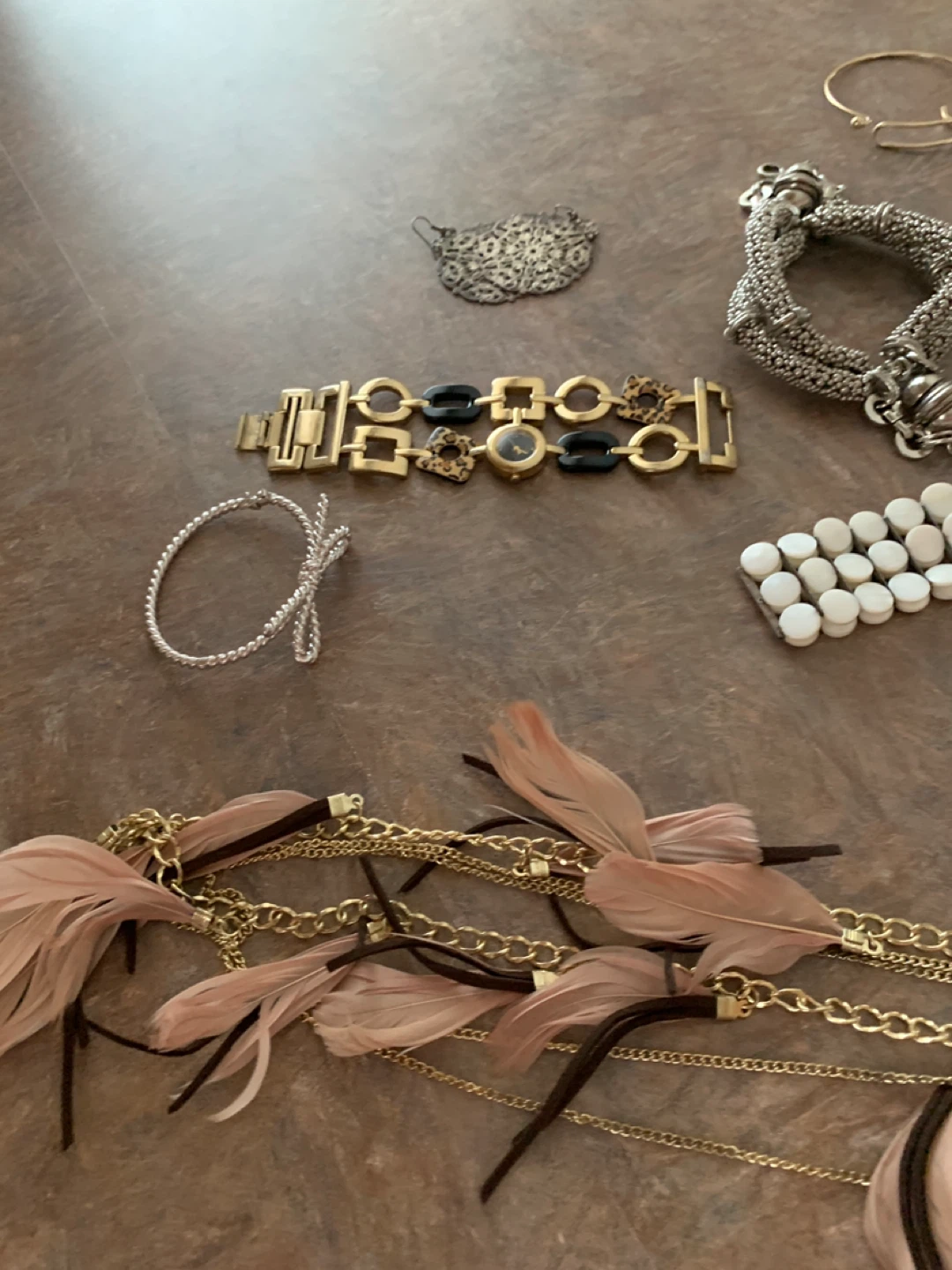 Assorted lot of women's jewelry