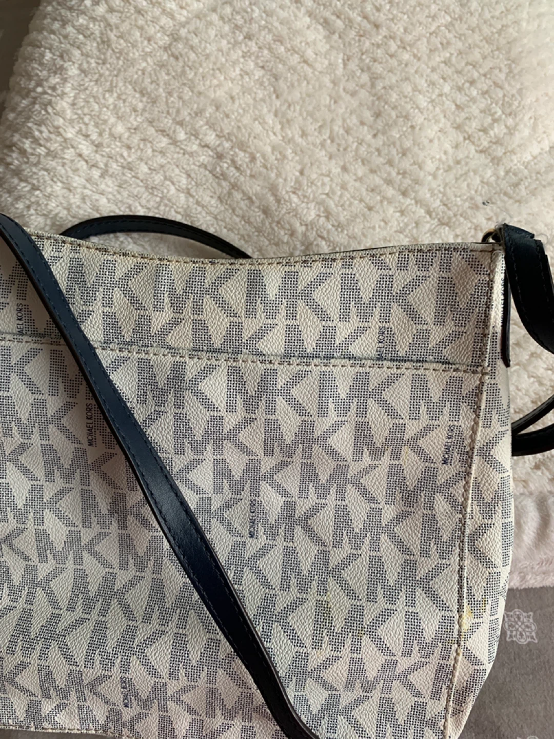 Michael Kors MK Signature Shoulder Bag - photo 2