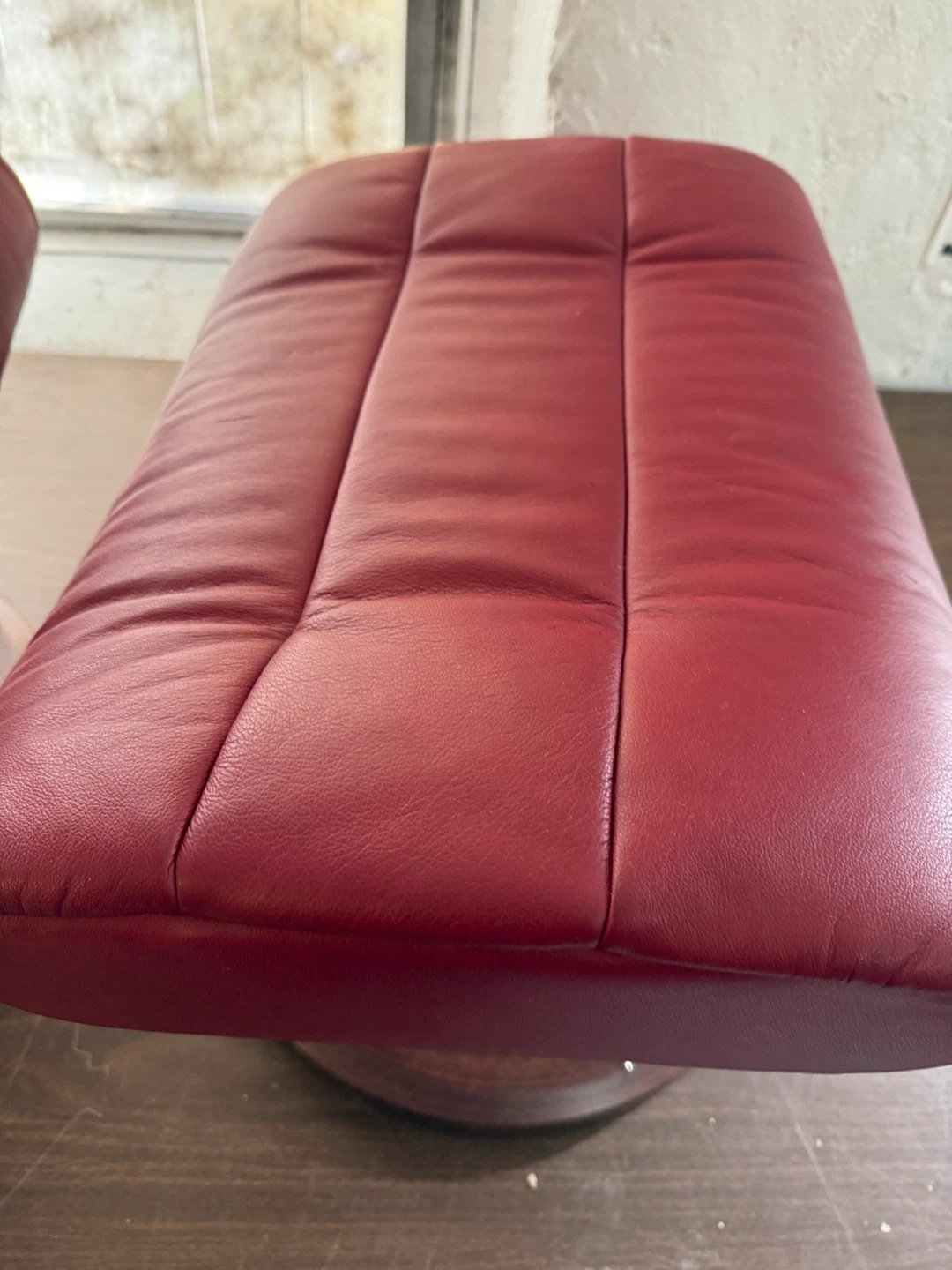 Red Leather Swivel Ottomans (Set of 2) - photo 3