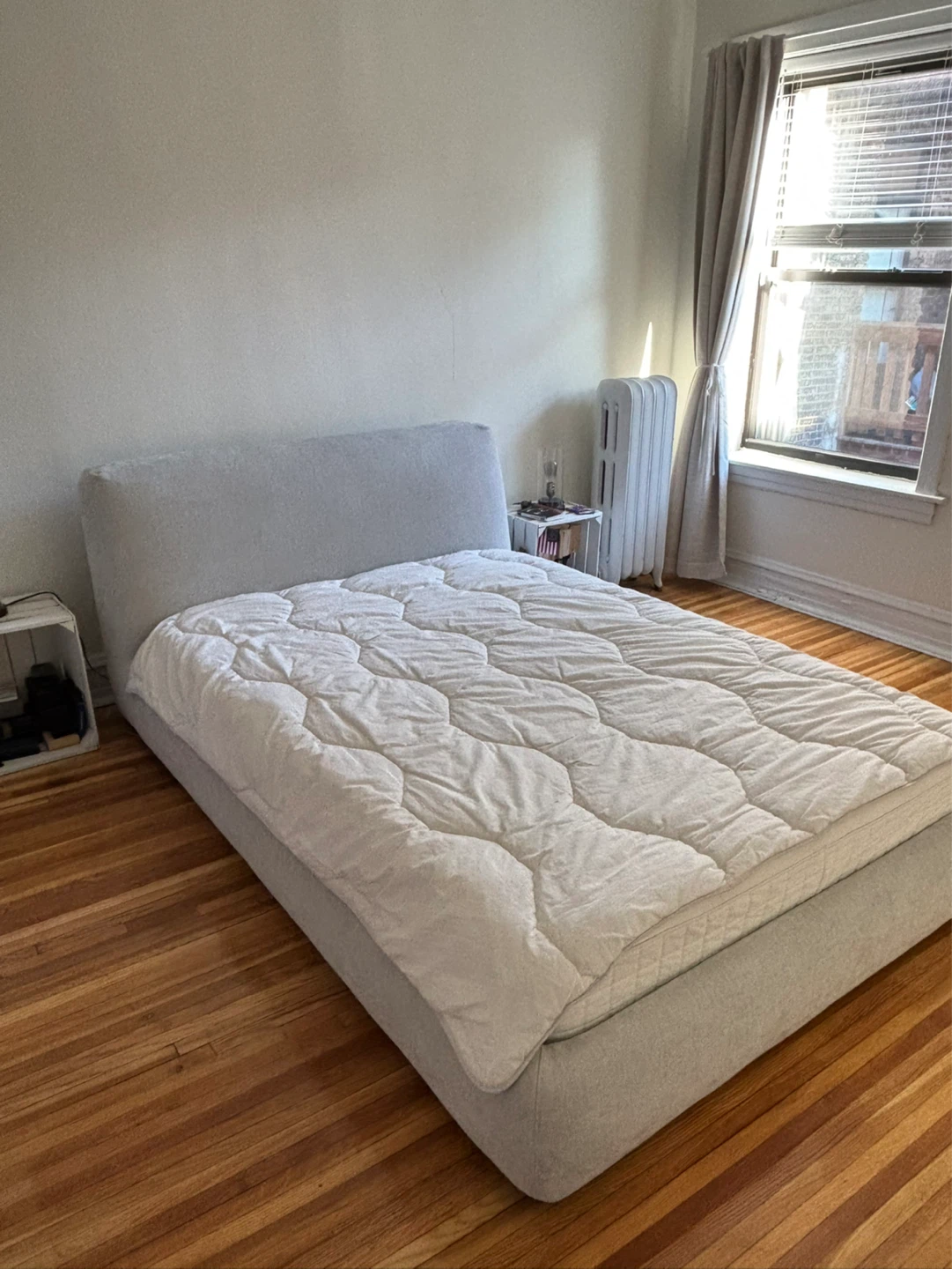 Storage Bed Frame with Lift-Up Mattress Base