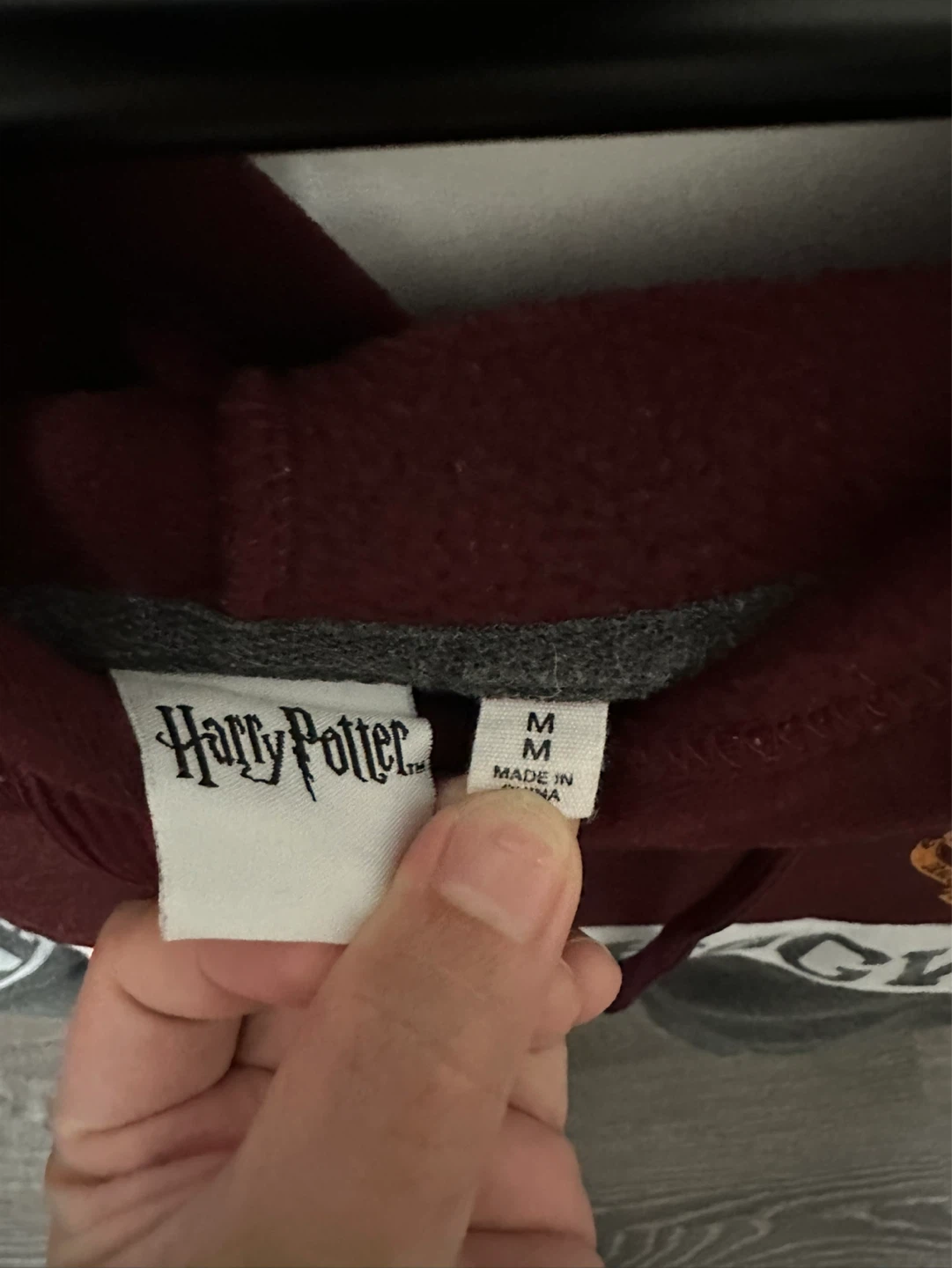 Harry Potter Hogwarts Hoodie - Size M - photo 2