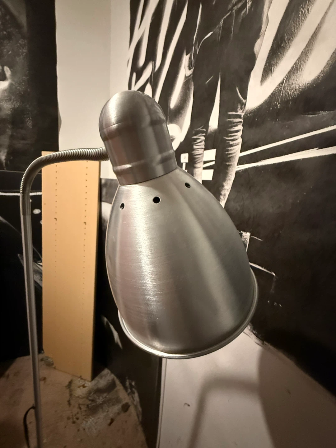 Metal Floor Lamp with Adjustable Gooseneck - photo 3