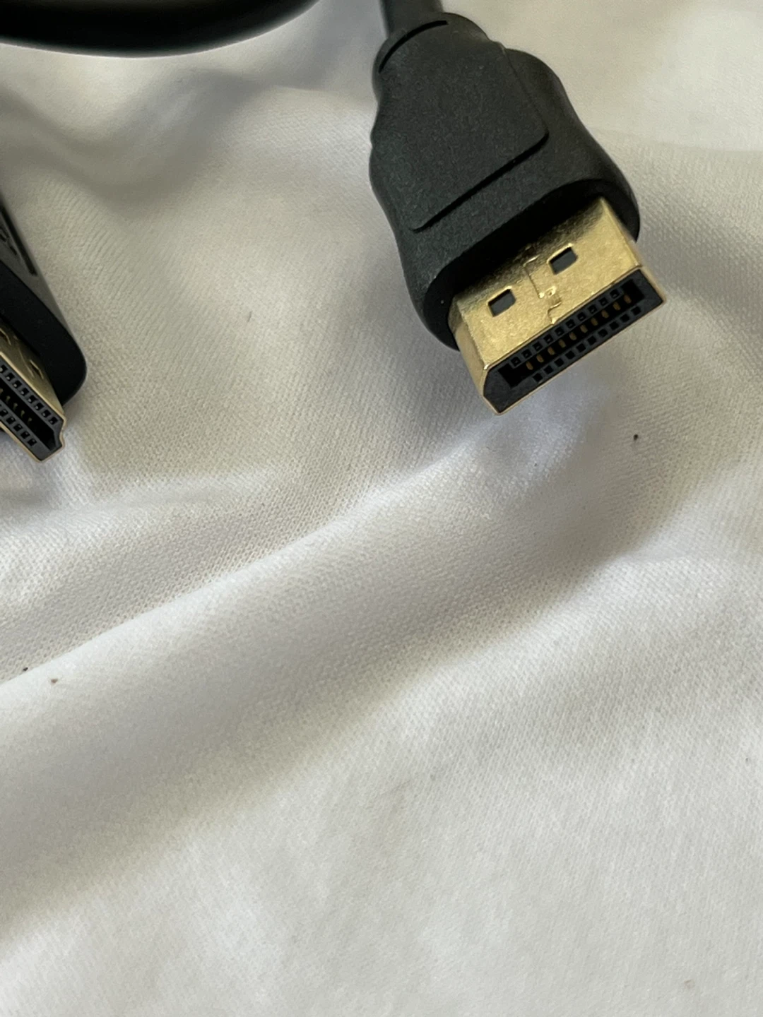 Display Port Cable - photo 3