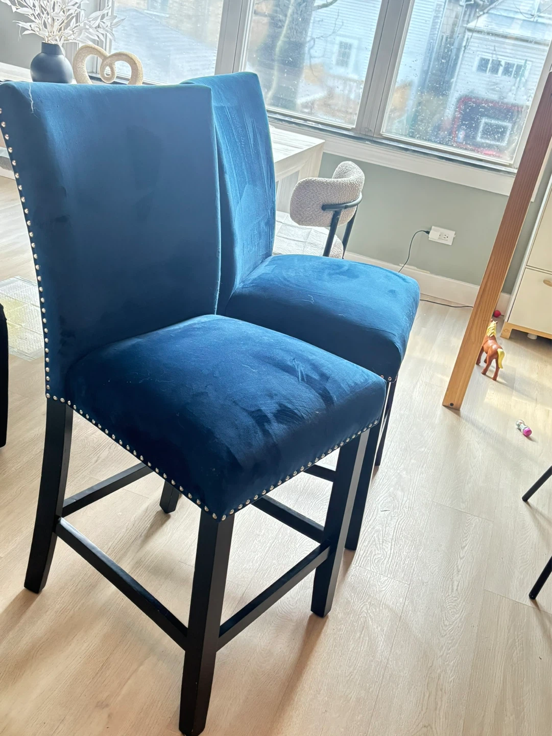 Set of 2 Blue Velvet Counter Stool Chairs - photo 3