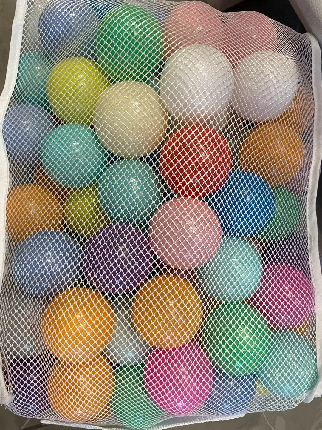 Ball pits 900 balls