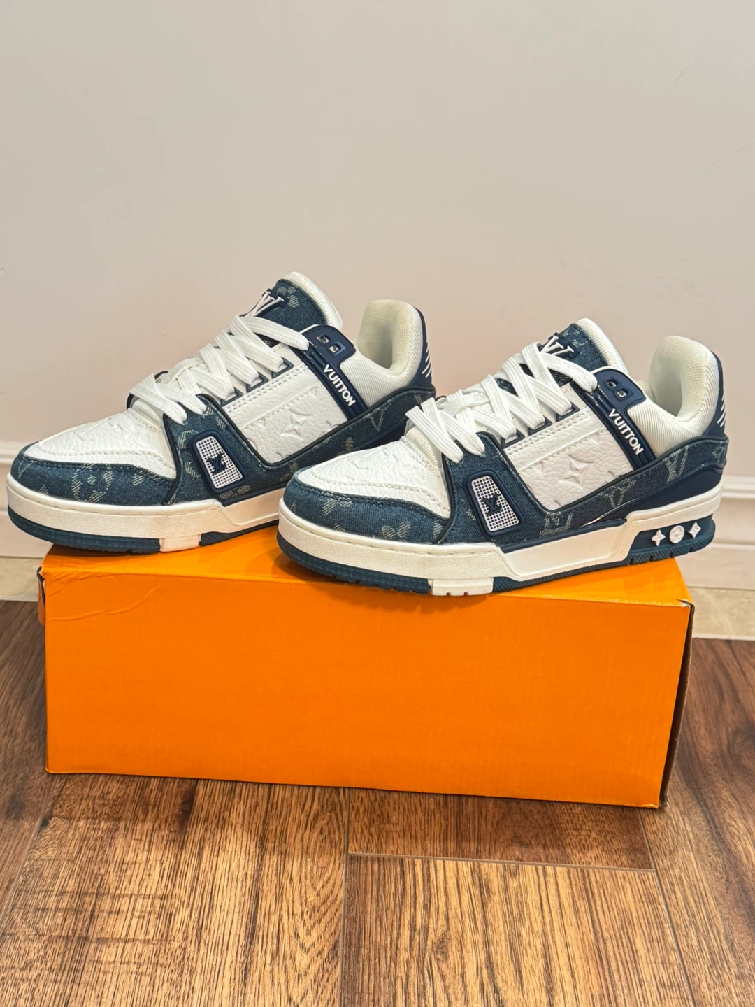 Louis Vuitton Sneakers - photo 3