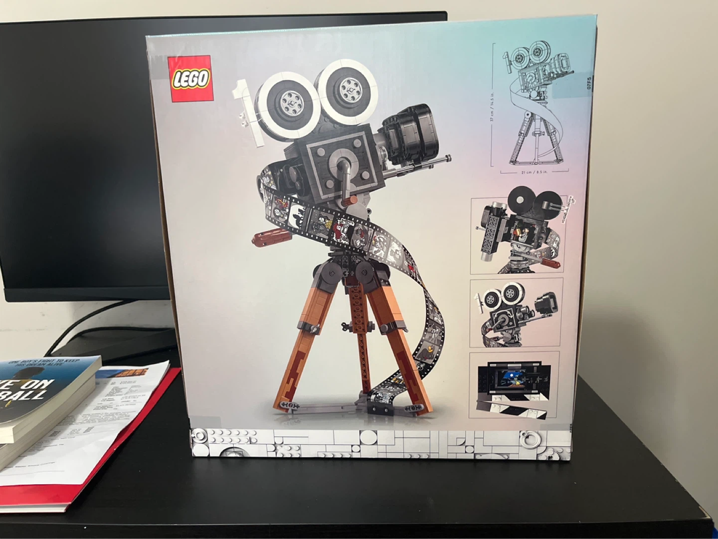 LEGO Disney 43230 Walt Disney Tribute Camera NEW SEALED Retired - photo 2
