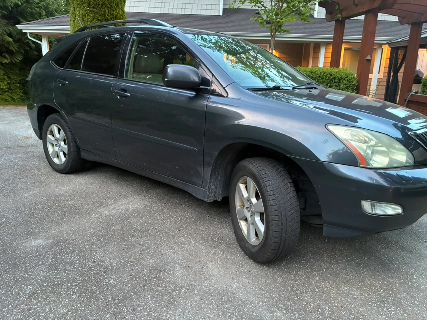 Clean title Dark Grey Lexus RX 330 SUV