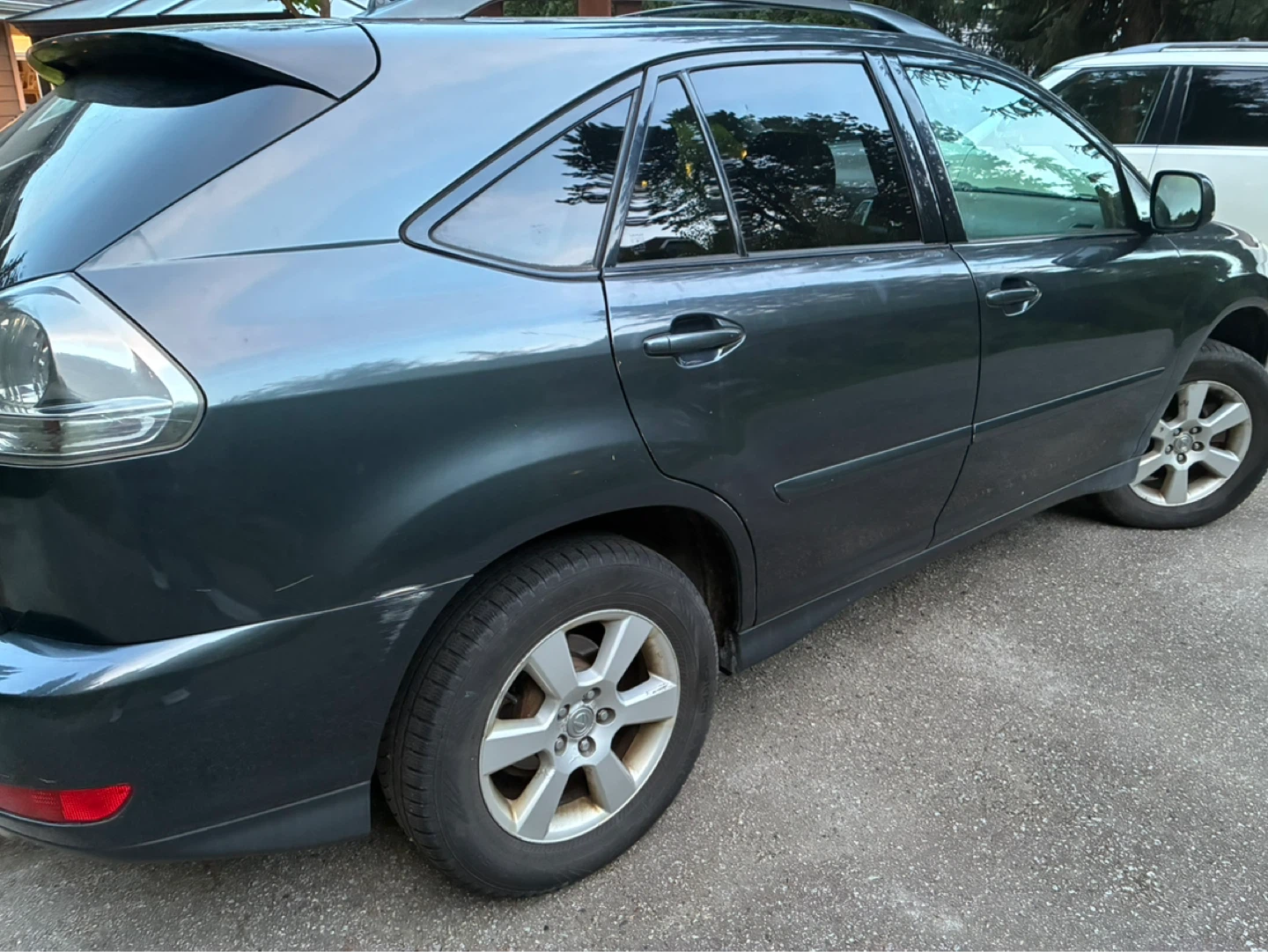 Clean title Dark Grey Lexus RX 330 SUV - photo 3