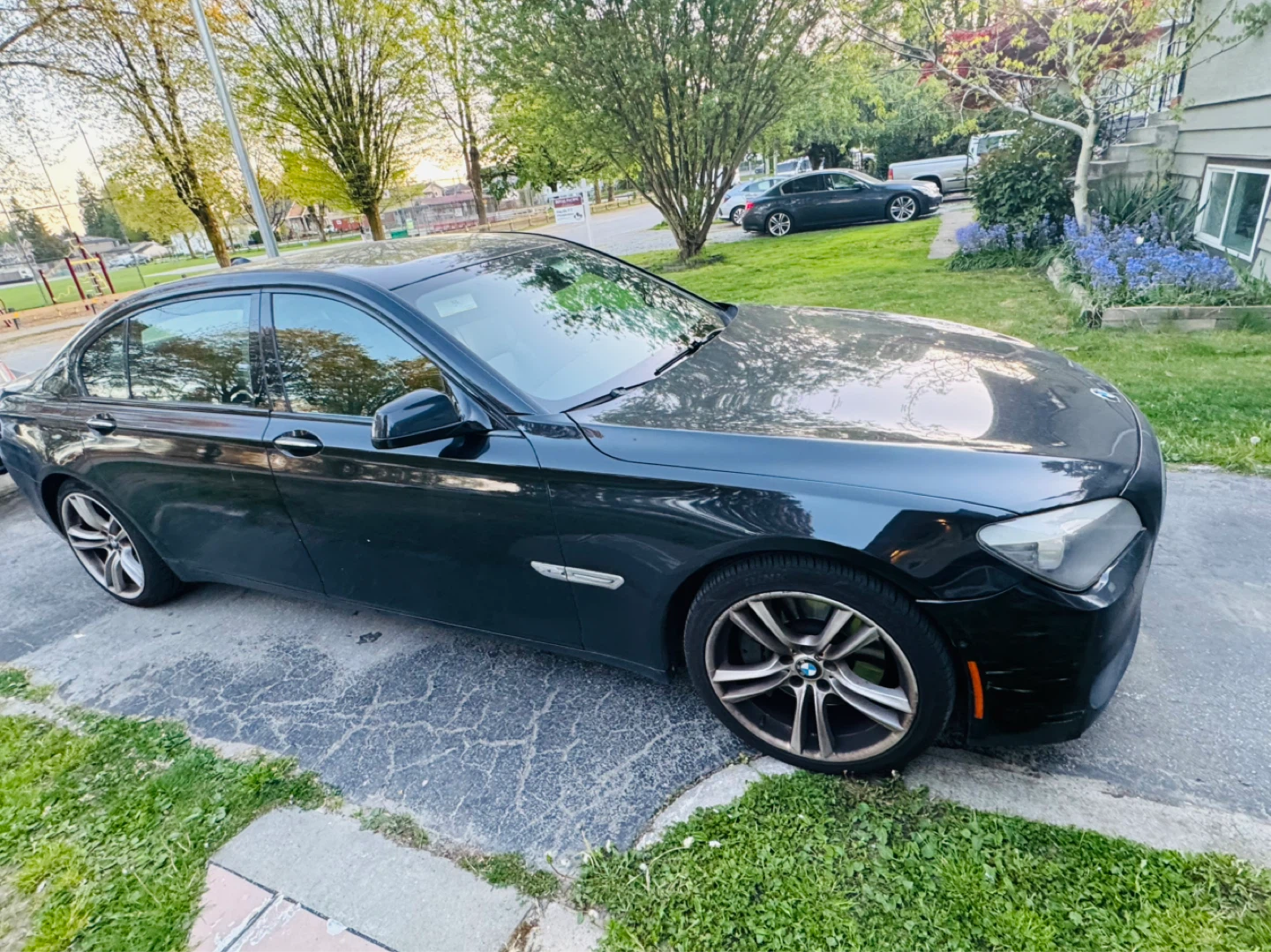 Black BMW 750 Li Sedan - photo 2