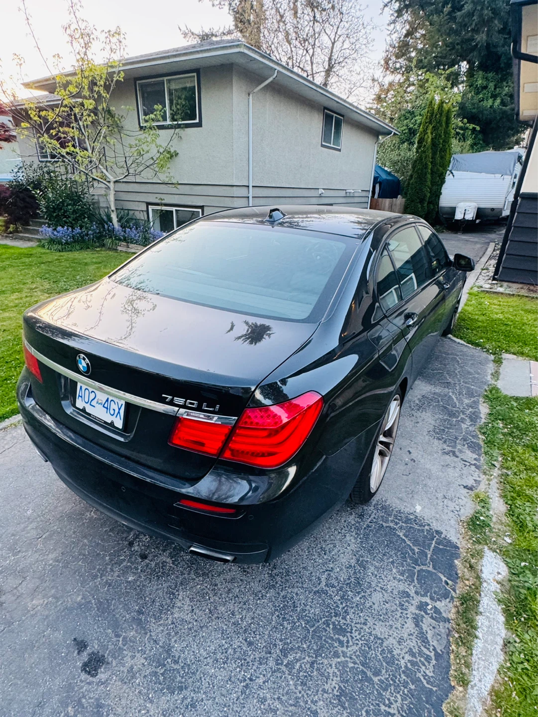 Black BMW 750 Li Sedan - photo 4
