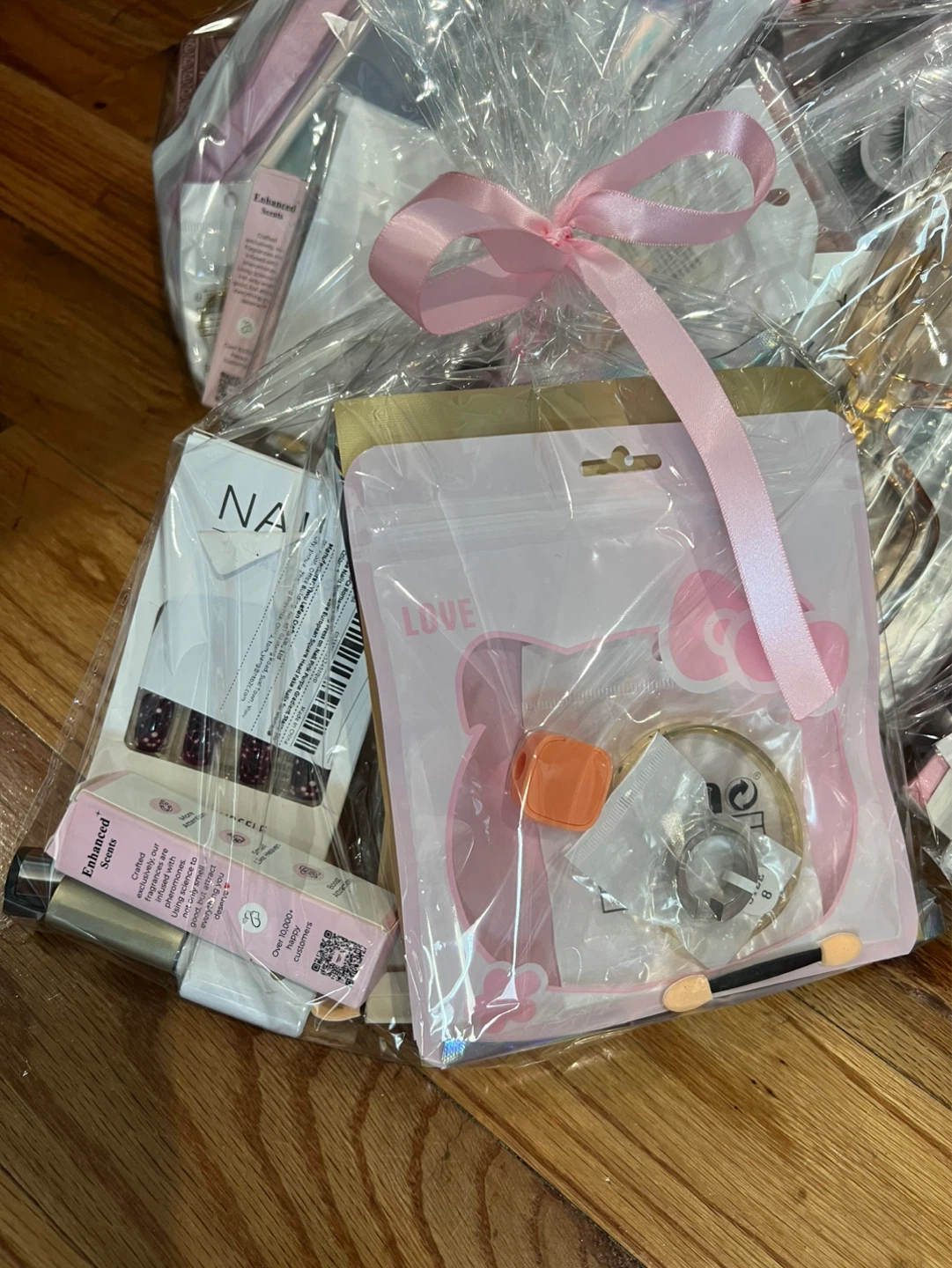 🌸 Mother’s Day Gift Sets !!!💕 . 10$ each bag - photo 3