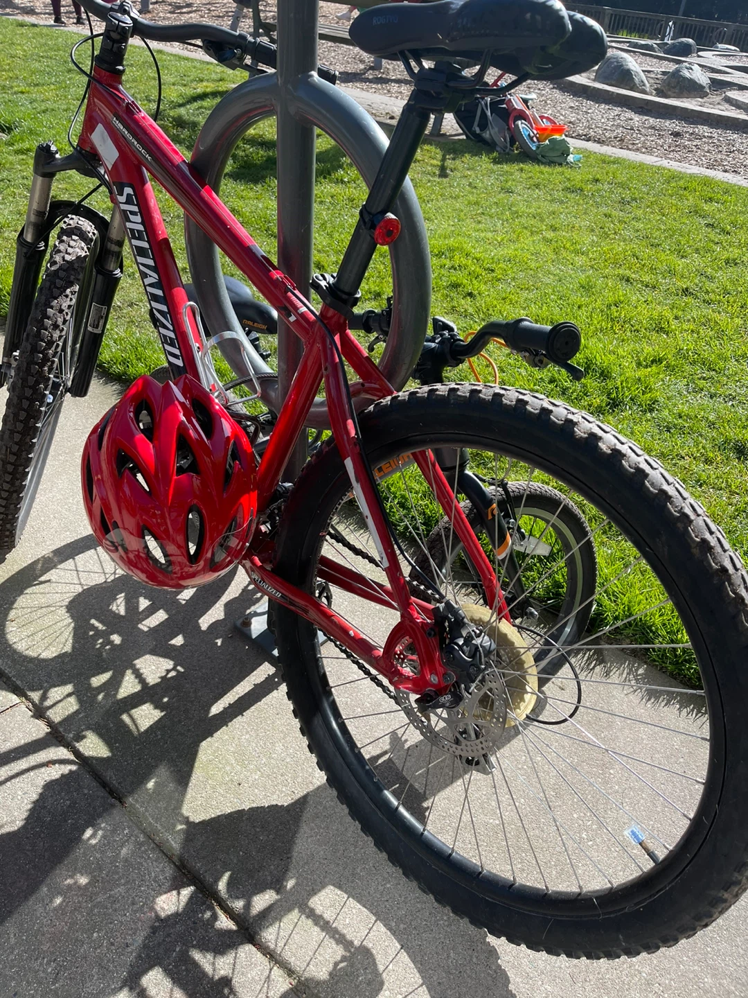 Specialized Hardrock Mountain Bike size M in good condition
