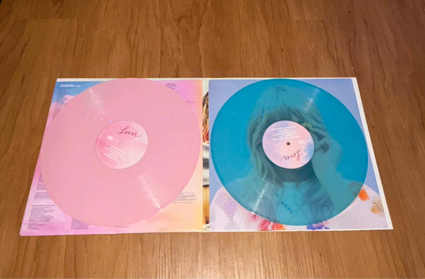 Taylor Swift’s Lover Vinyl (UNSEALED) - photo 3