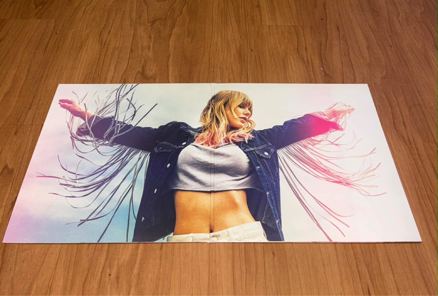 Taylor Swift’s Lover Vinyl (UNSEALED) - photo 2