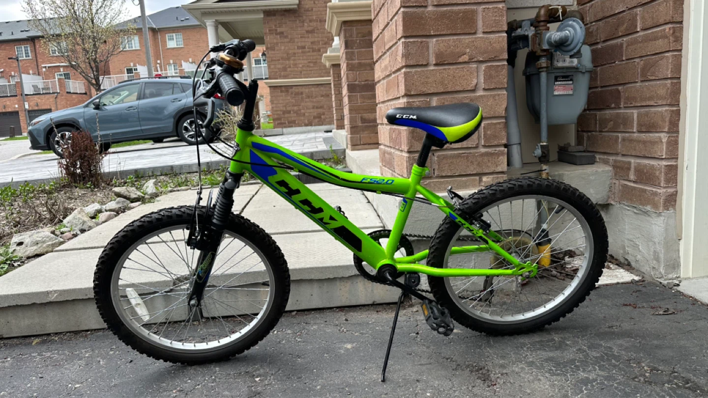 CCM FS2.0 Kids Bike with 1 Helmet