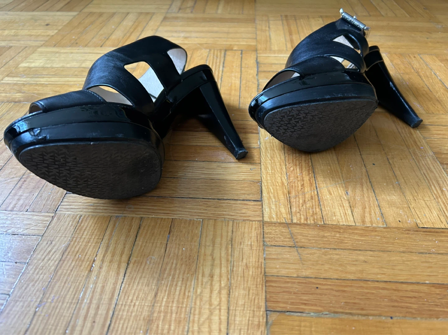 Michael Kors Black Leather Platform Heels - photo 5