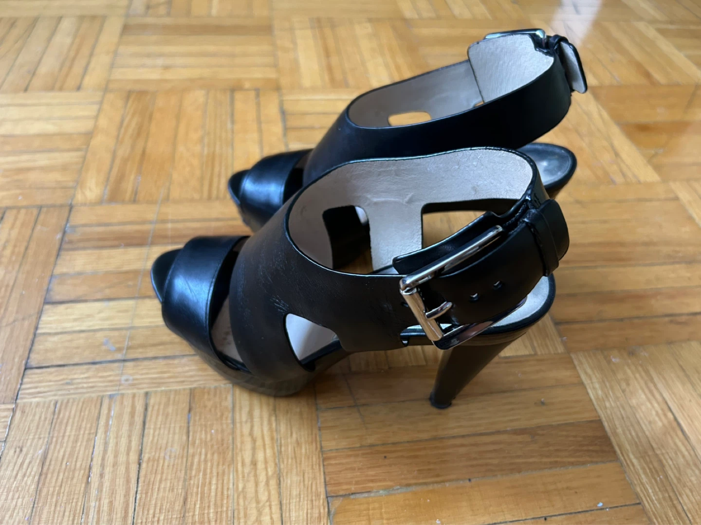 Michael Kors Black Leather Platform Heels - photo 4