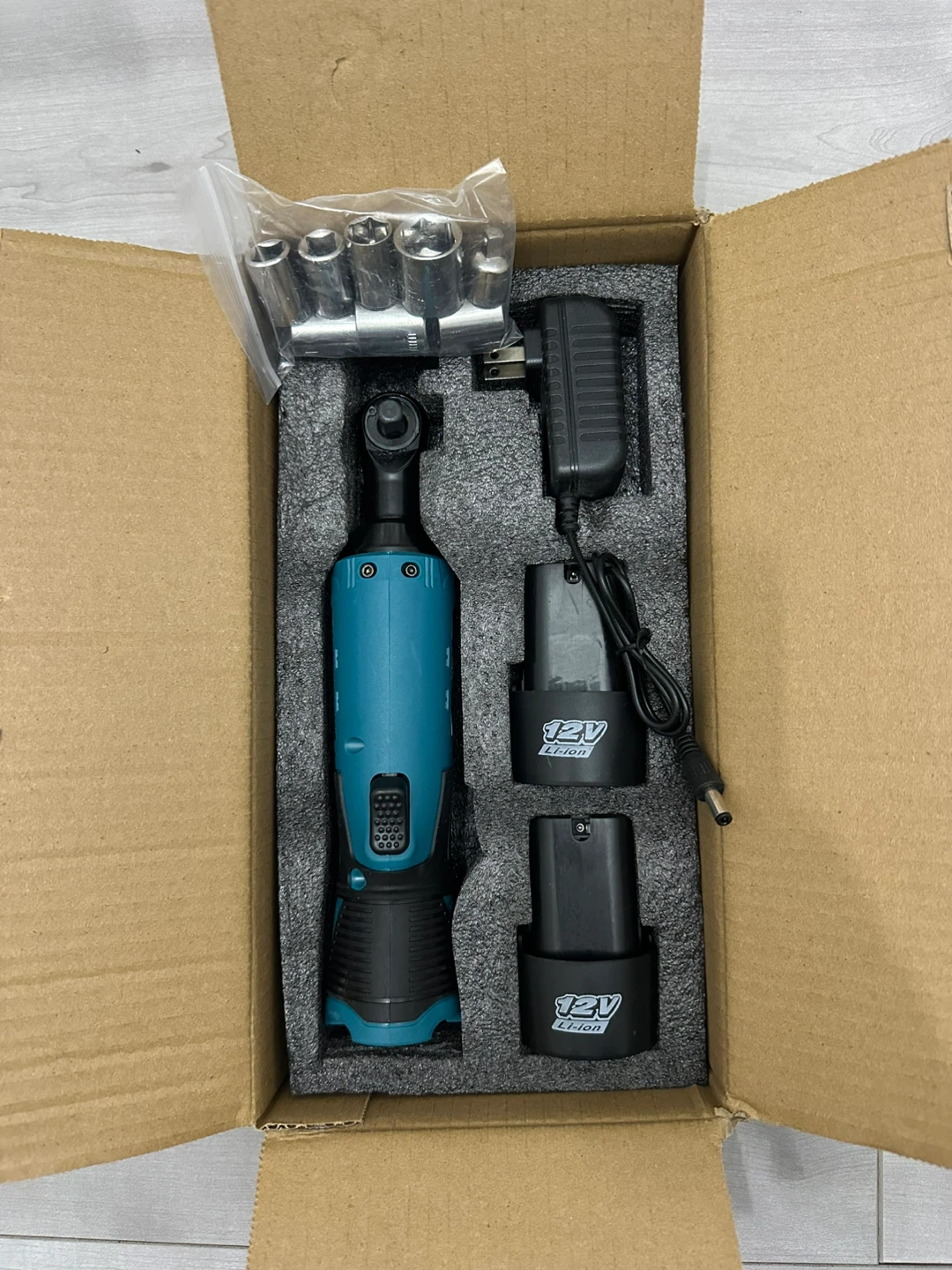 Ratchet Wrench Set with Sockets