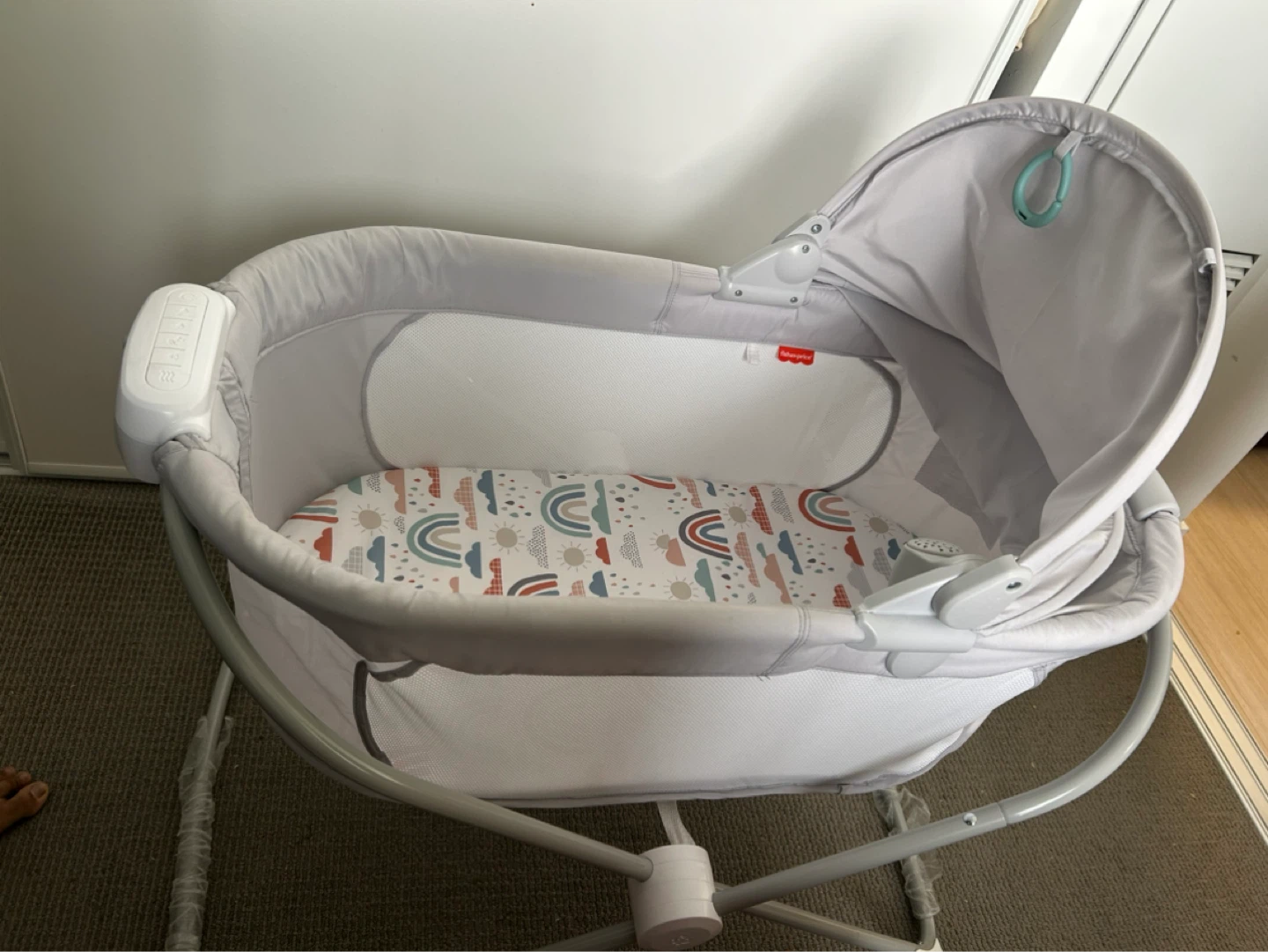 Fisher-Price Soothing Motions Bassinet - photo 5