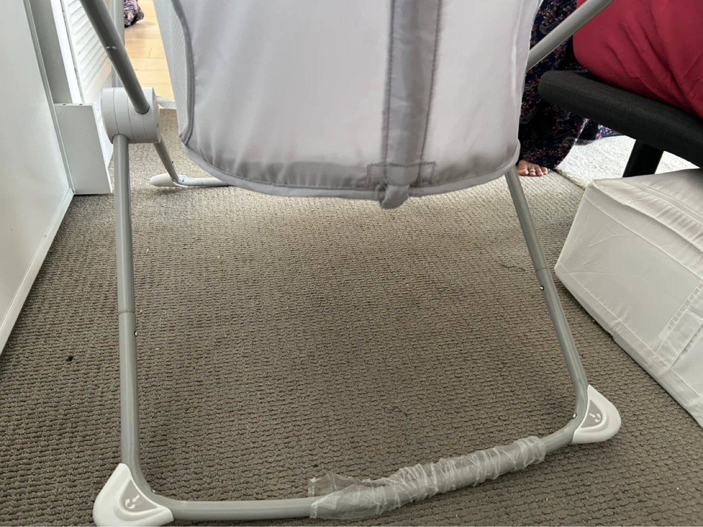 Fisher-Price Soothing Motions Bassinet - photo 4