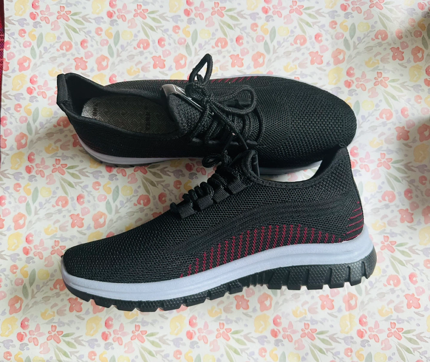 Black Athletic Shoes - photo 2
