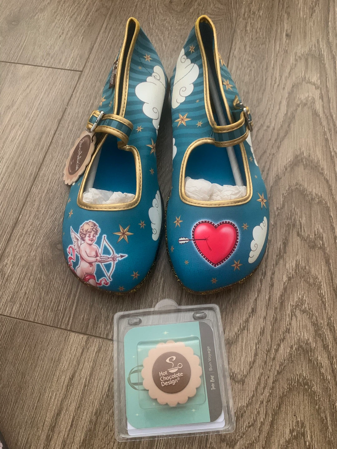 “Hot Chocolate Design" Shoes - Size EU 37